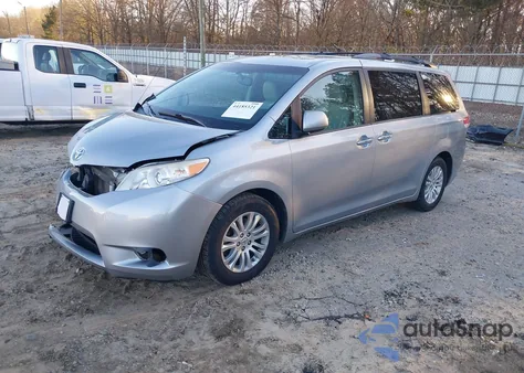 2014 Toyota Sienna Xle V6 8 Passenger z USA, uszkodzony, nr VIN 5TDYK3DC8ES505873